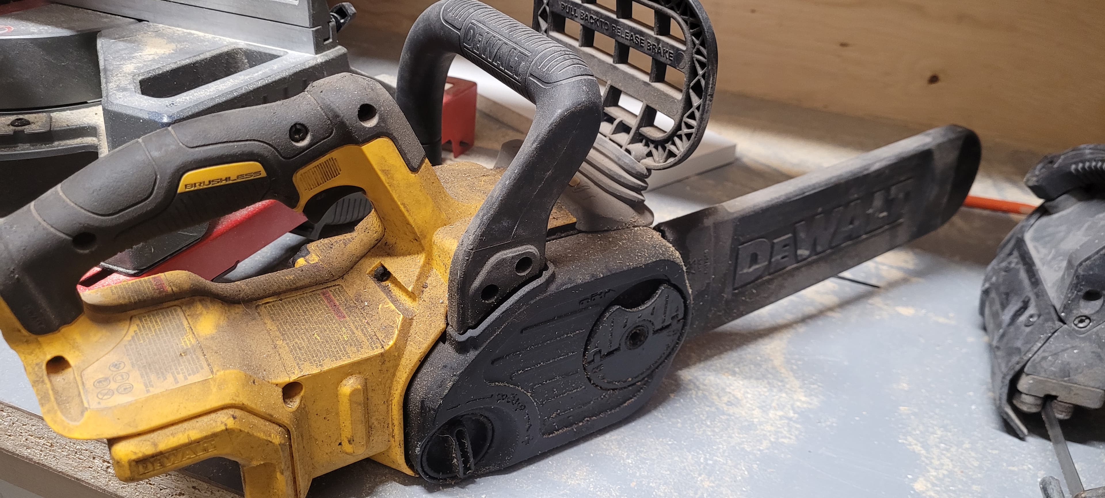 DeWalt 20V Chainsaw with 6Ah Battery for rent in Newmarket, Ontario — toolshare