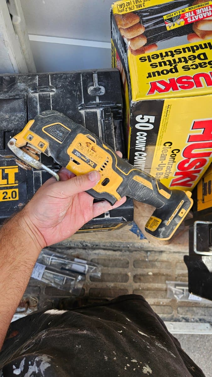 Dewalt Multi Tool for rent in Pickering, Ontario — toolshare