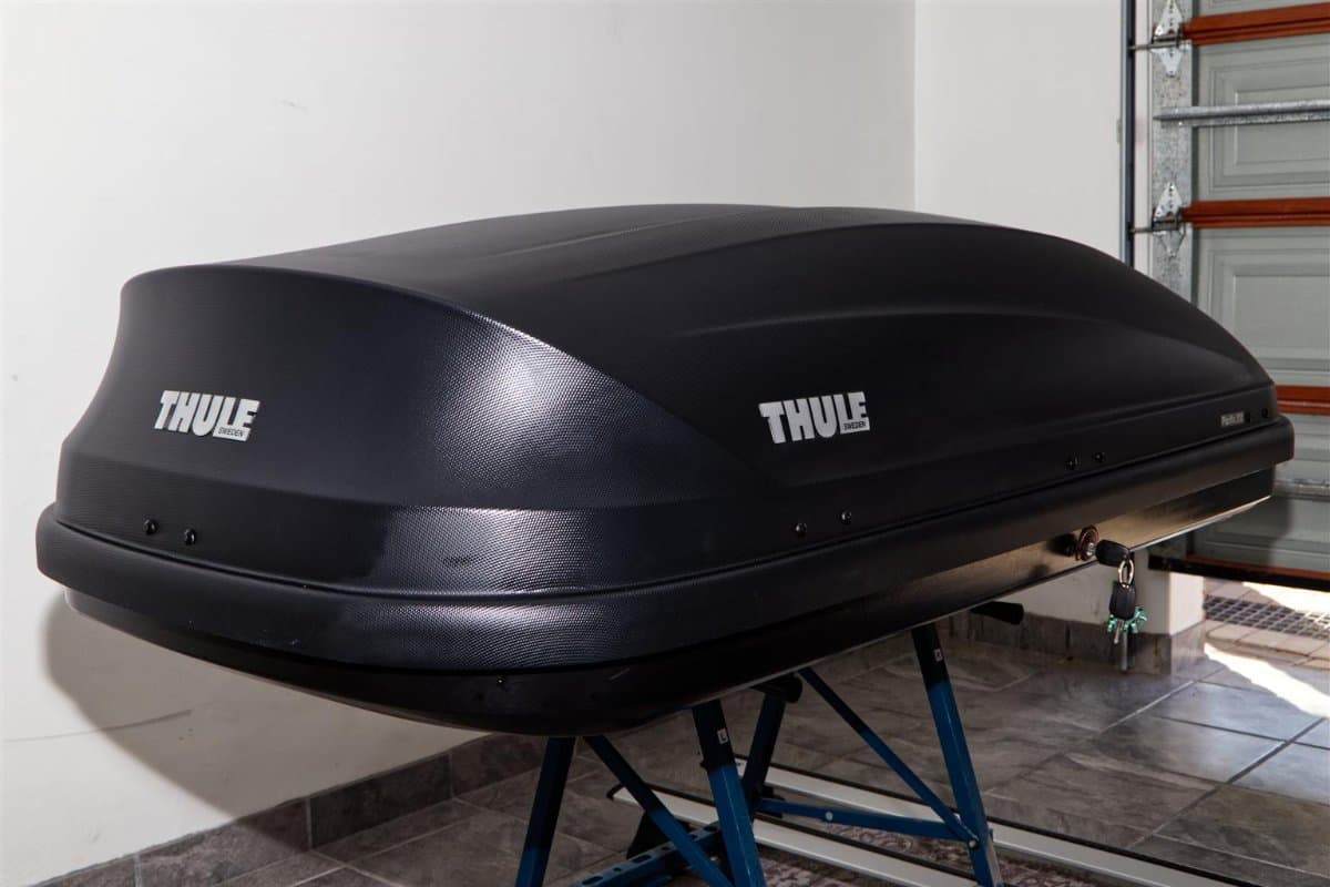 Rooftop Cargo Box for rent in Richmond Hill, Ontario — toolshare